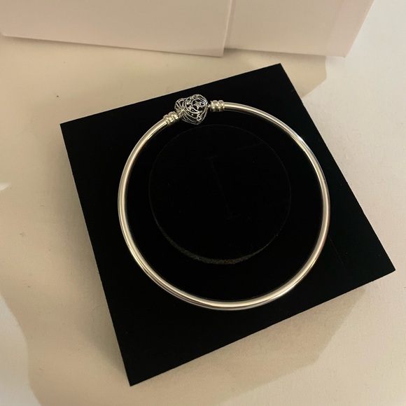 Pandora sterling silver bangle with heart clasp bracelet - Picture 2 of 3